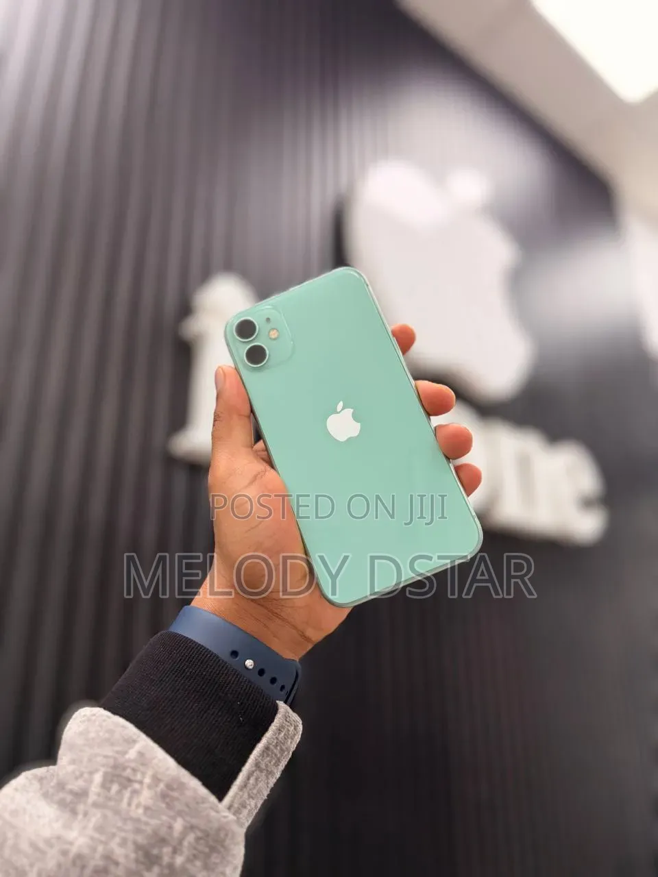 New Apple iPhone 11 128 GB Green