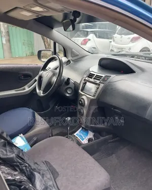Toyota Yaris 2010 Blue