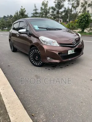 Toyota Yaris 2012 Brown