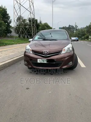 Toyota Yaris 2012 Brown