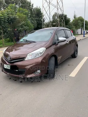 Toyota Yaris 2012 Brown