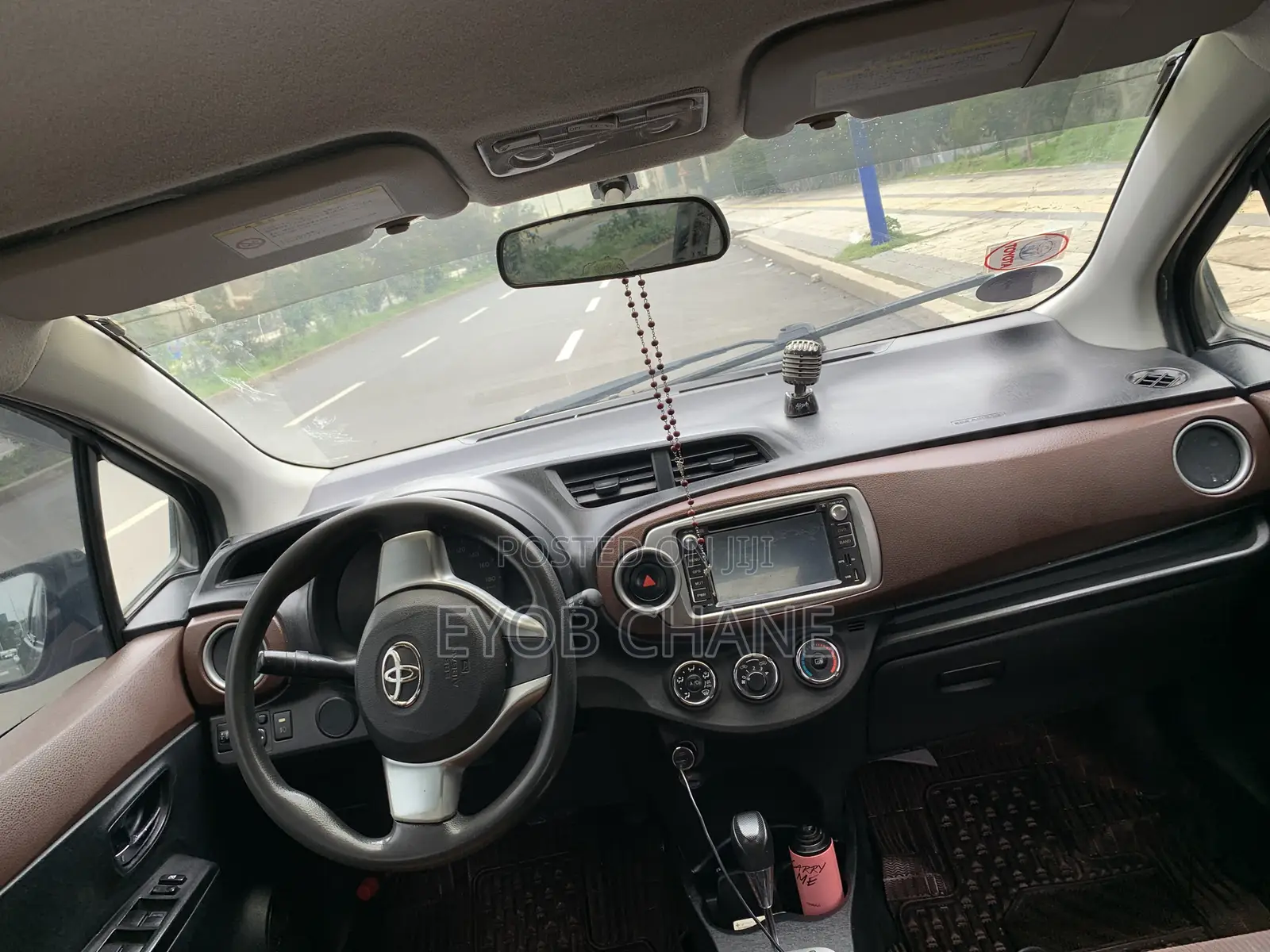 Toyota Yaris 2012 Brown
