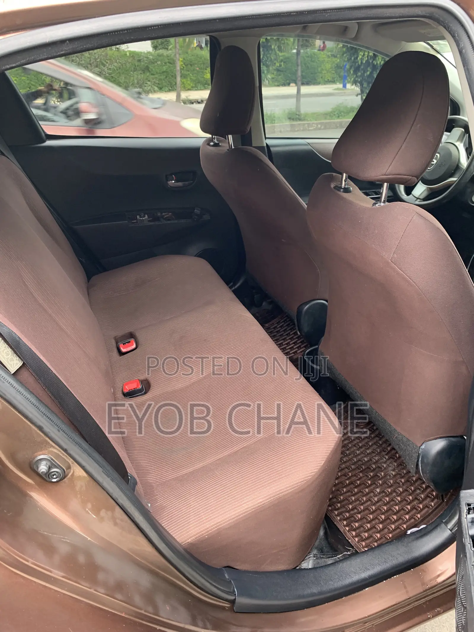 Toyota Yaris 2012 Brown