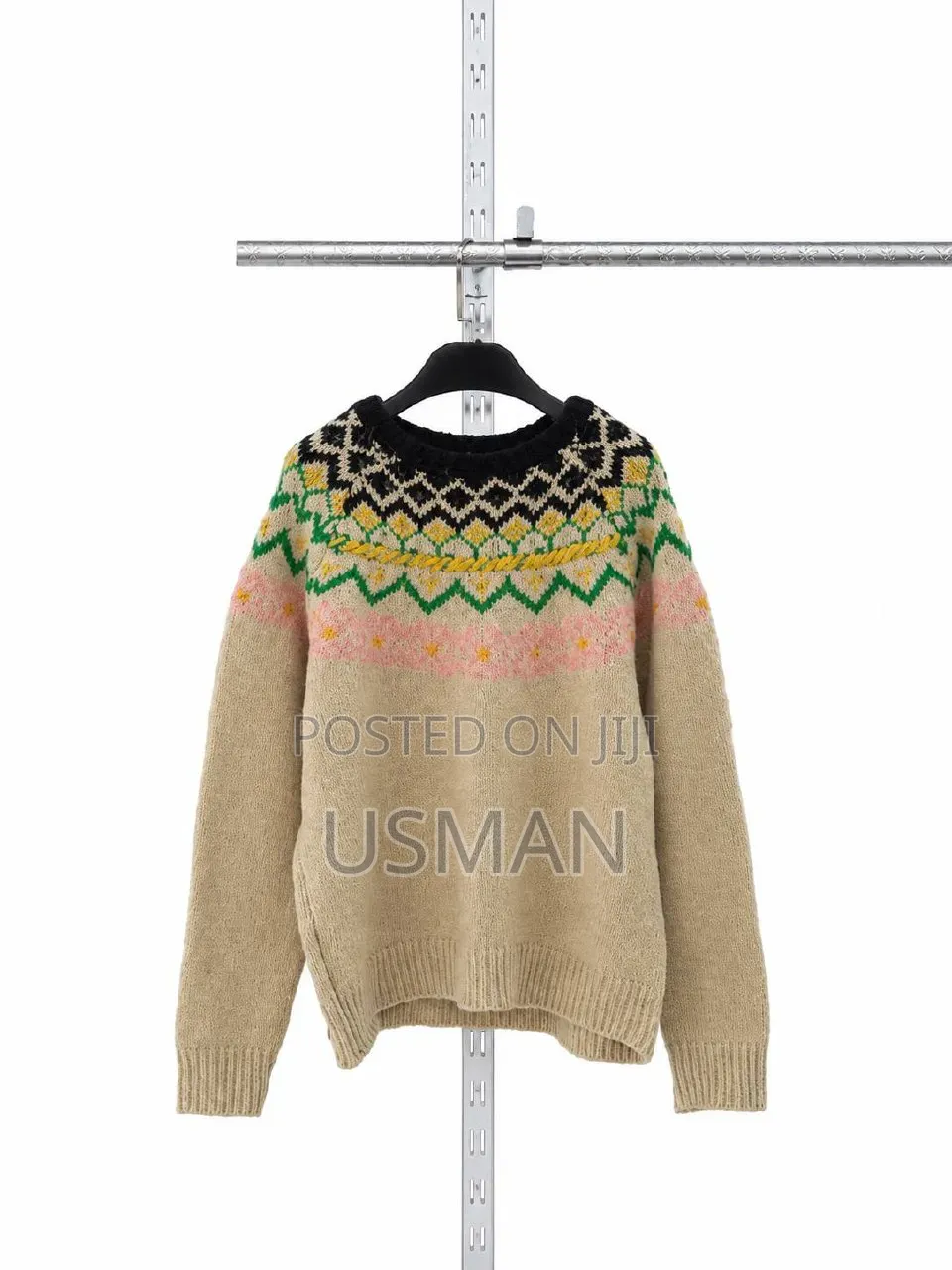 Unisex Cream Pullover Hoodie – Casual Style”