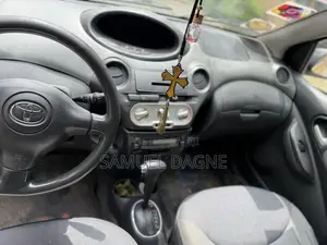 Toyota Vitz 2004 Gold