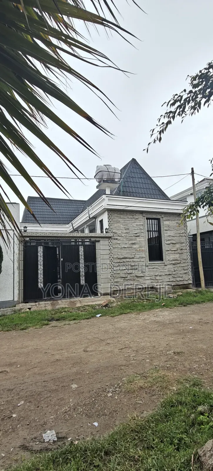 Furnished 5bdrm House in ዱከም, East Shewa for sale