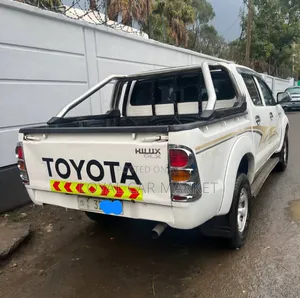 Toyota Hilux 2007 White