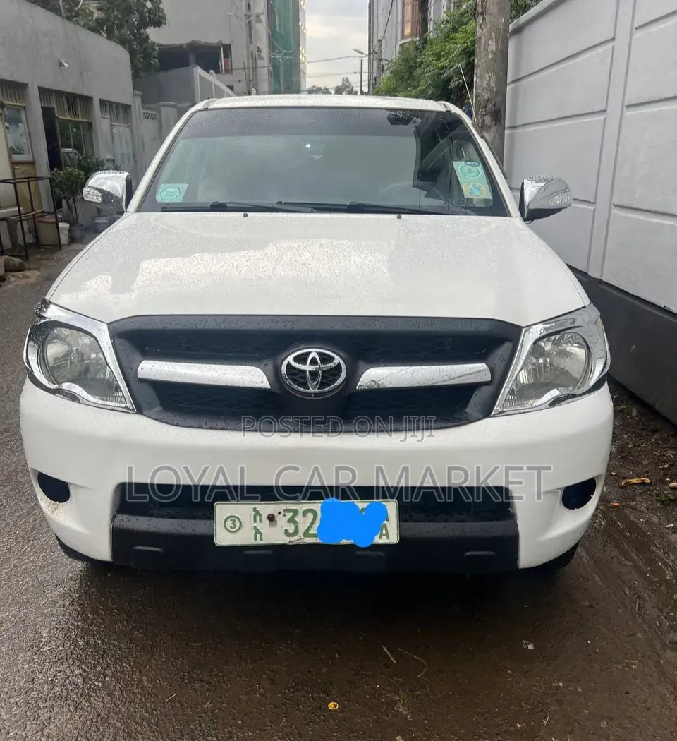 Toyota Hilux 2007 White