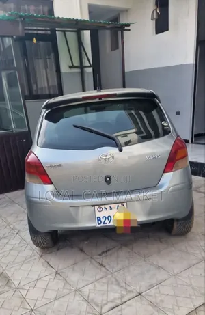 Toyota Yaris 2010 Gray