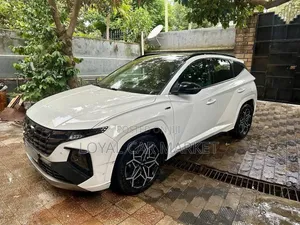 Hyundai Tucson 2021 White