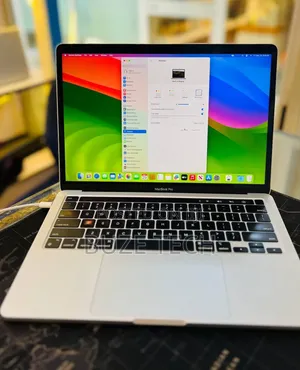 New Laptop Apple MacBook Pro 2020 M1 16GB Apple M1 Pro SSD 256GB