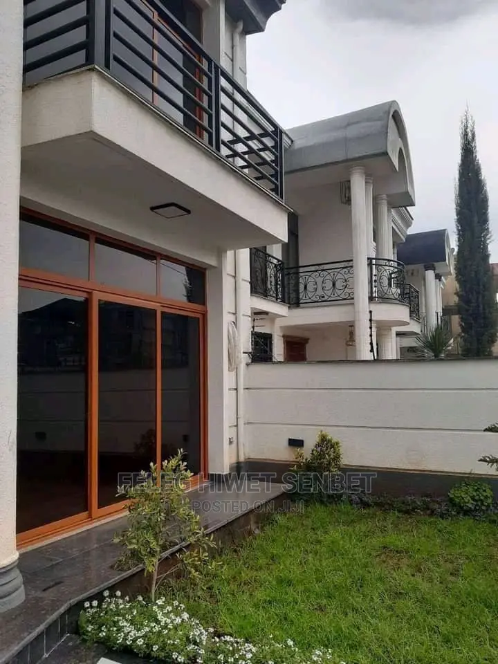 5bdrm House in አአ, Bole for Sale