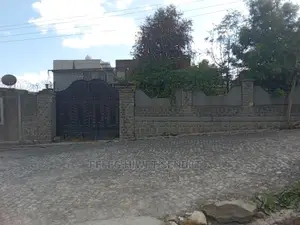 የሚሸጥ ጂ+1ሰርቪስ ያለው ቦታ