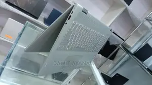New Laptop HP Envy 13 8GB Intel Core I7 HDD 1T