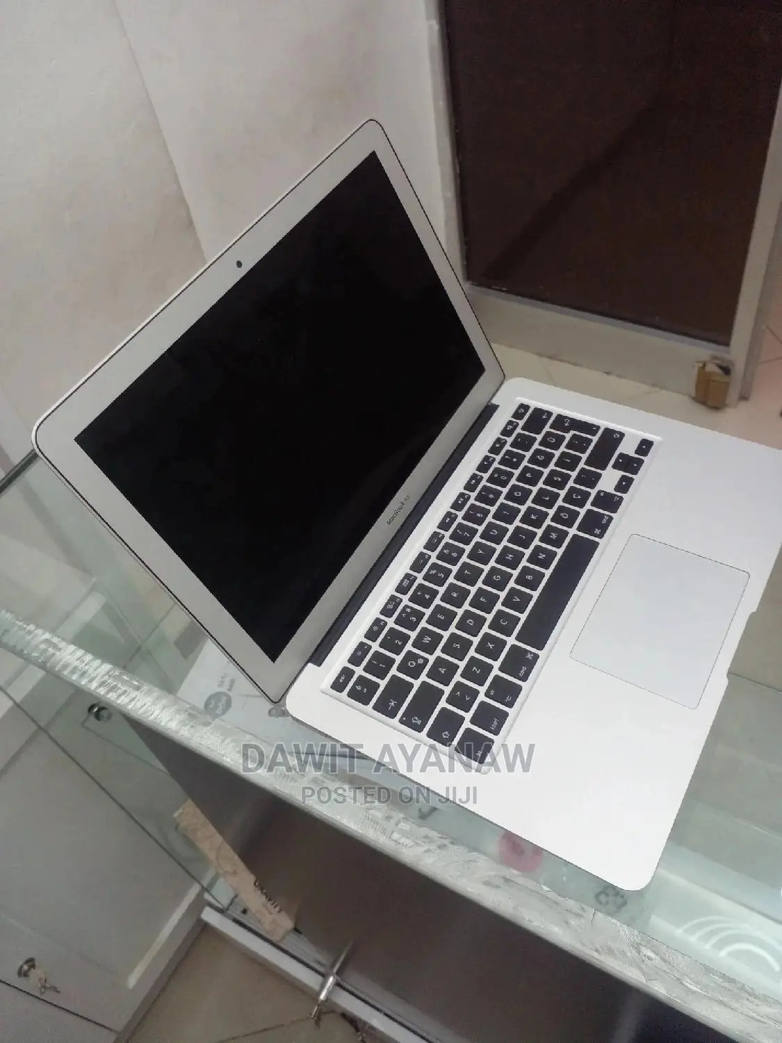 New Laptop Apple MacBook Pro 2011 2GB Intel Core 2 Duo HDD 500GB