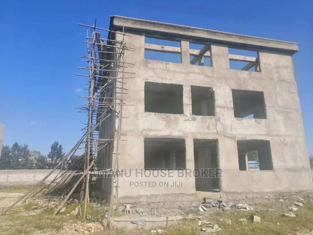 10bdrm Farm House in አስቸኳይ የሚሸጥ 17.000Sqm, Oromia-Finfinne for sale