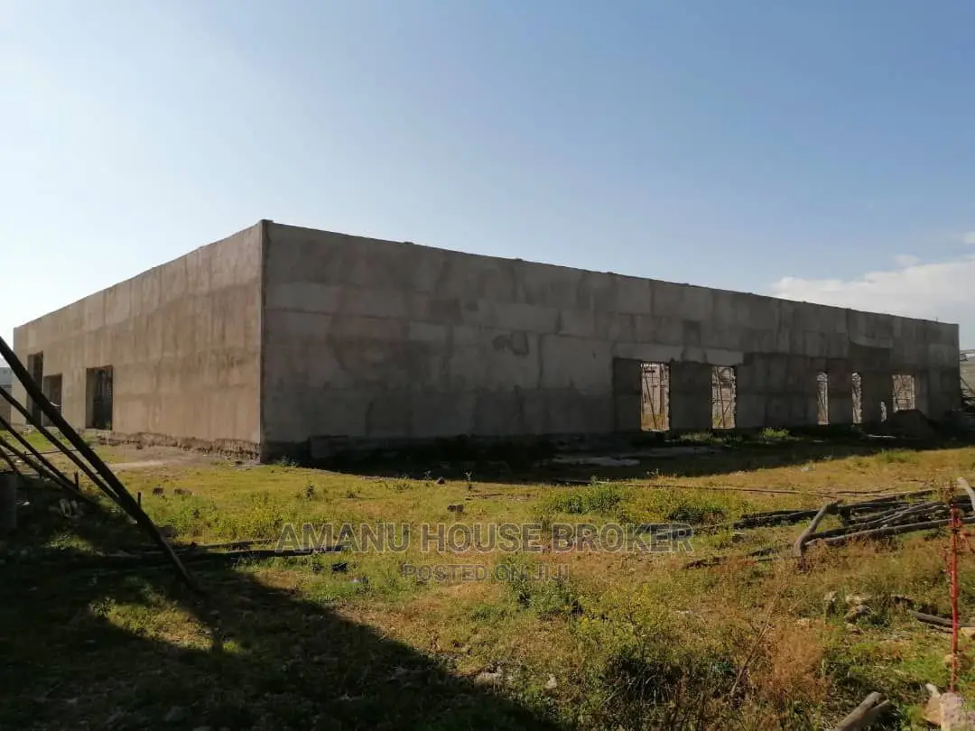 10bdrm Farm House in አስቸኳይ የሚሸጥ 17.000Sqm, Oromia-Finfinne for sale