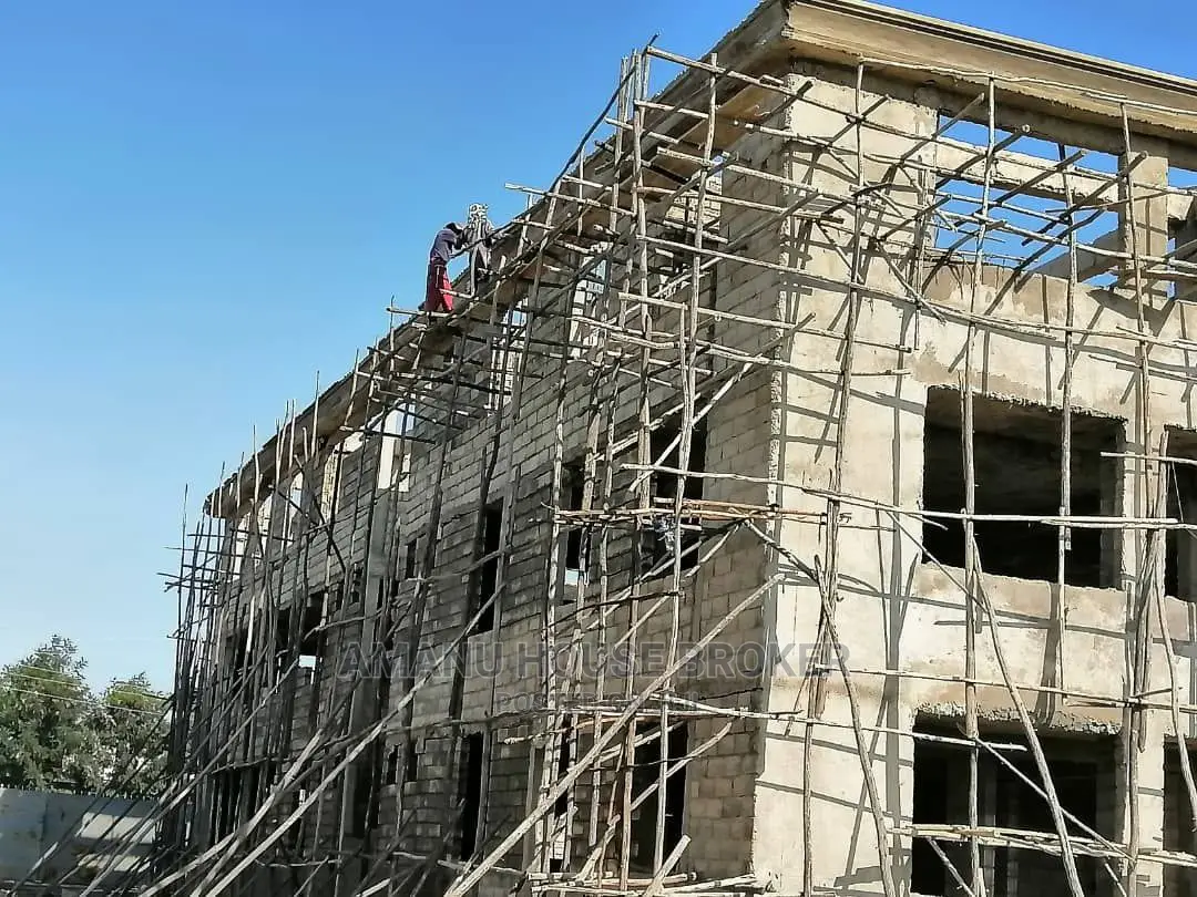 10bdrm Farm House in አስቸኳይ የሚሸጥ 17.000Sqm, Oromia-Finfinne for sale