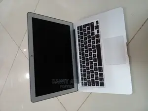 New Laptop Apple MacBook 2017 8GB Intel Core I5 SSD 128GB