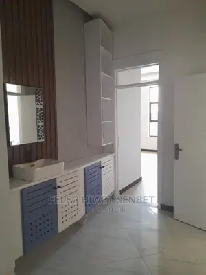 5bdrm Villa in አአ, Bole for Sale