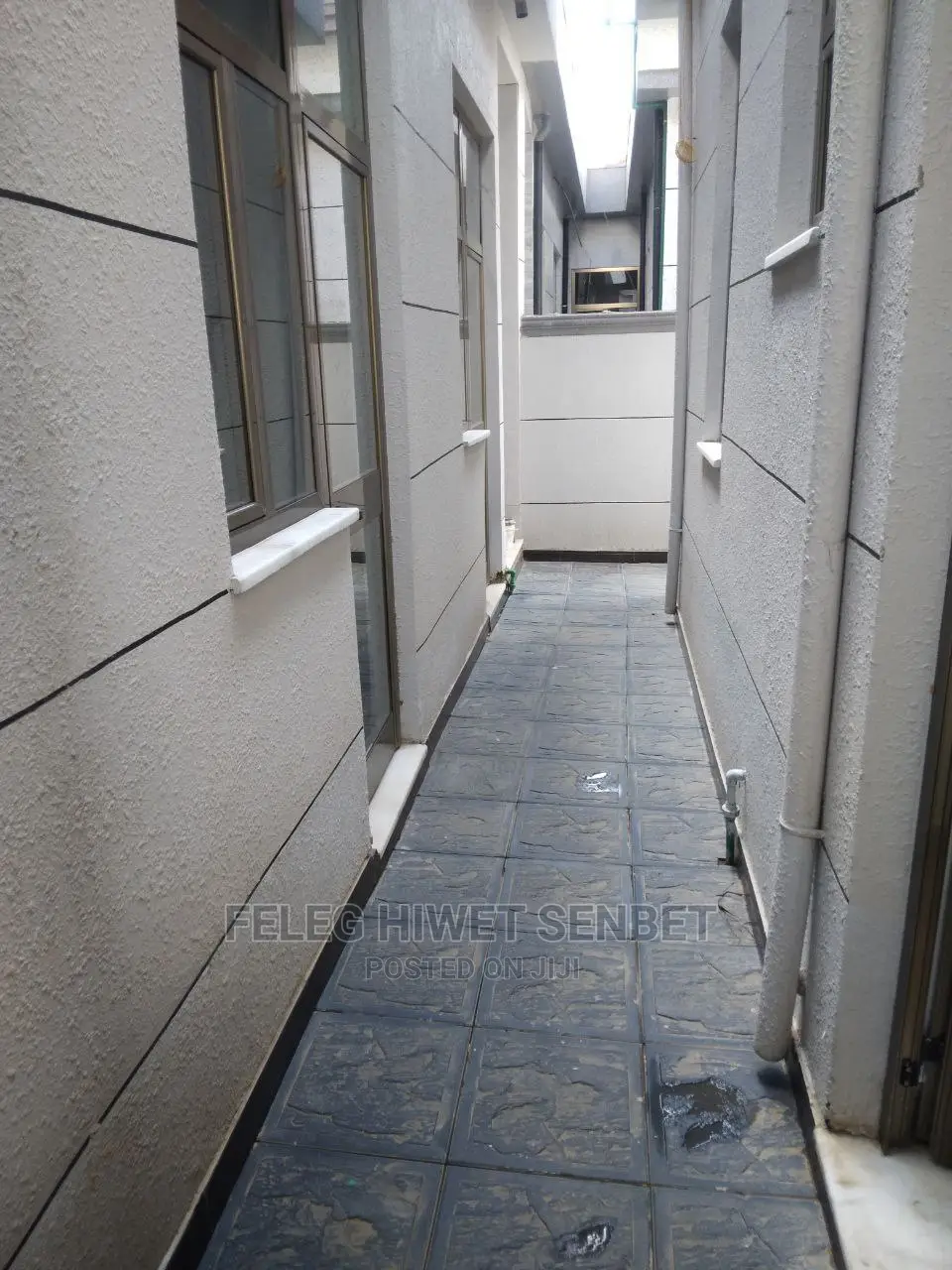 5bdrm Villa in አአ, Bole for Sale