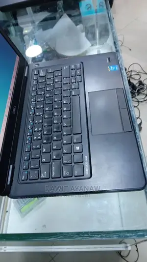 New Laptop Dell Latitude 12 E5250 4GB Intel Core I3 HDD 320GB