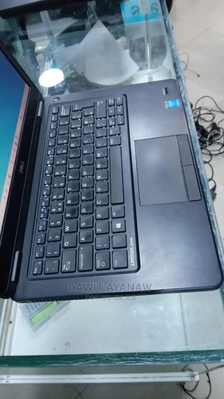 New Laptop Dell Latitude 12 E5250 4GB Intel Core I3 HDD 320GB