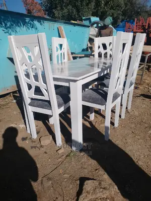 Dining Table /መመገቢያ ጠረጴዛ