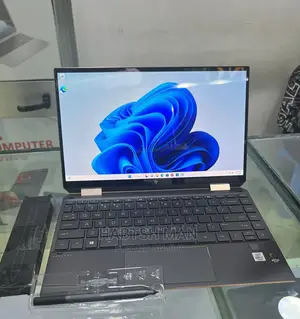 New Laptop HP Spectra 13 16GB Intel Core I7 SSD 1T