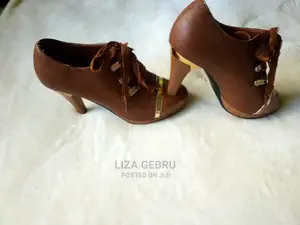 Women Shoes.Size 35
