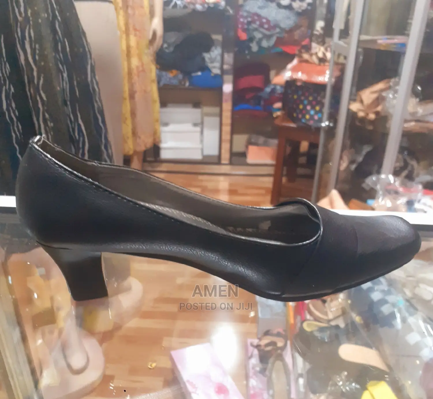 Ladies Shoe