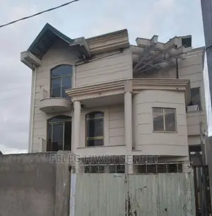 9bdrm Maisonette in አአ, Bole for sale