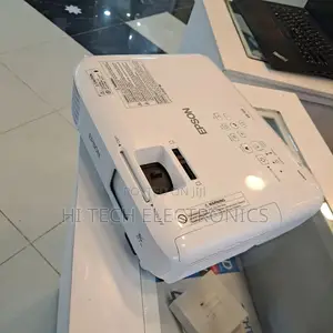 Epson EB-S05