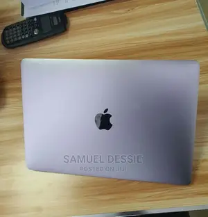 New Laptop Apple MacBook Pro 2017 8GB Intel Core I5 SSD 256GB