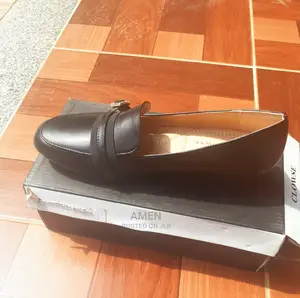 Ladies Shoe