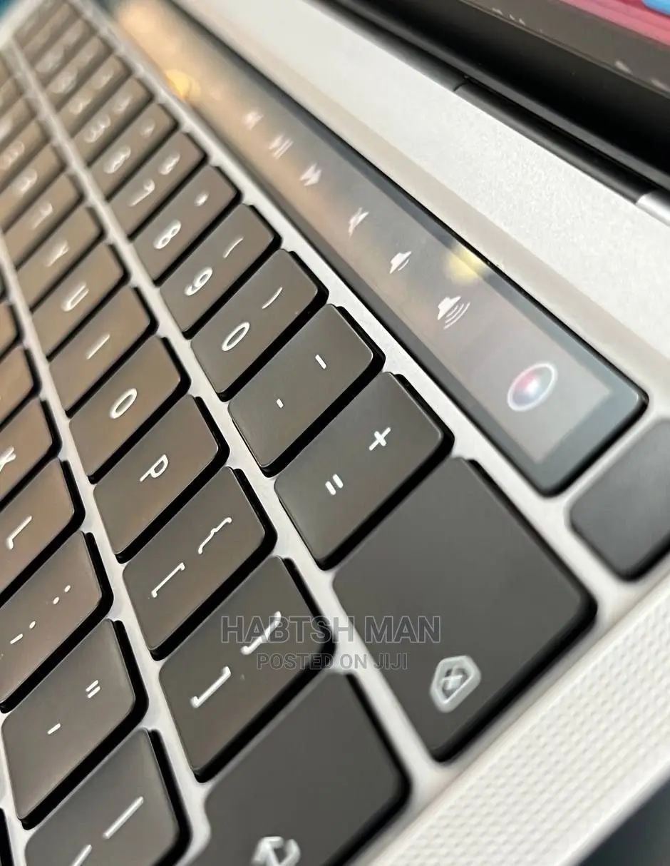New Laptop Apple MacBook Pro M1 8GB SSD 512GB