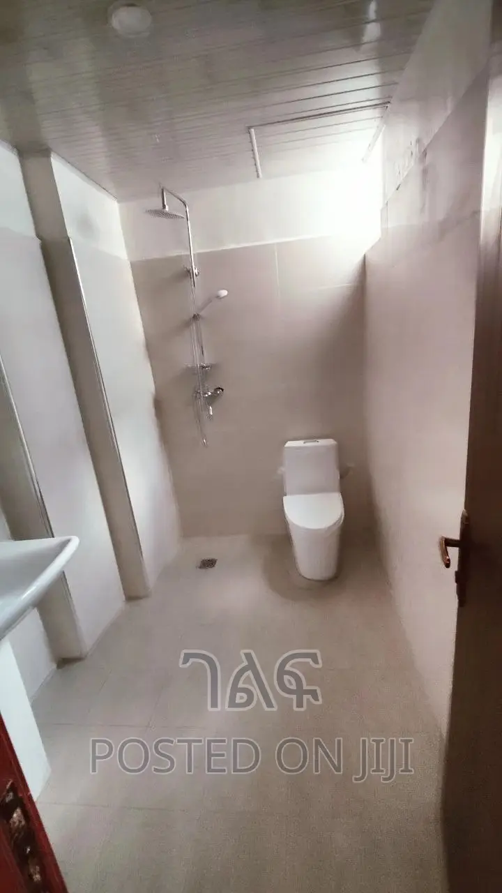 2bdrm Apartment in የኖህ, Bole for Sale