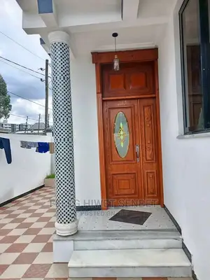 5bdrm Villa in አአ, Bole for Sale