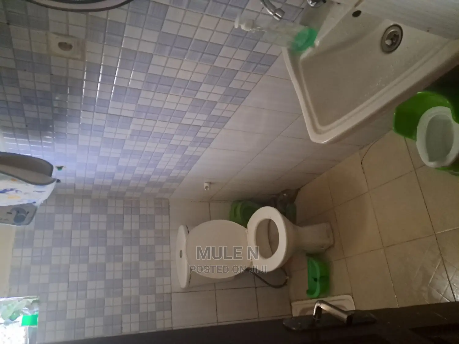 Furnished 1bdrm Condo in ኮደምኔም, Yeka for sale