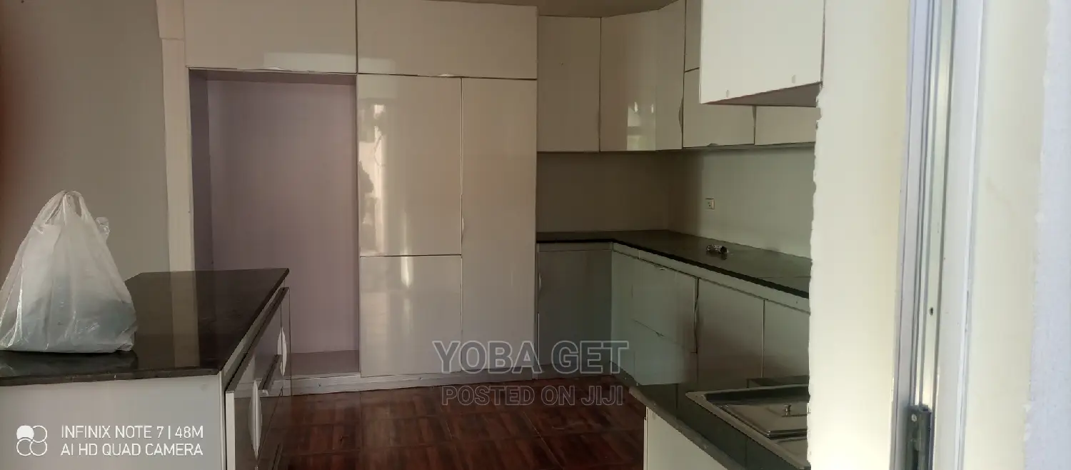 Furnished 8bdrm House in G+2 ፅድት ያለ መኖሪያ ቤት, Akaky Kaliti for sale