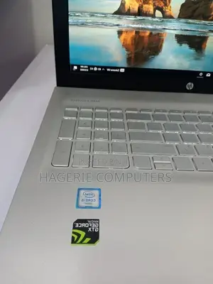 Laptop HP Envy X360 8GB Intel Core I5 HDD+SSD 1T