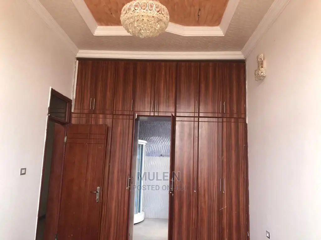 Furnished 6bdrm Villa in ወሰን Villa, Yeka for Sale