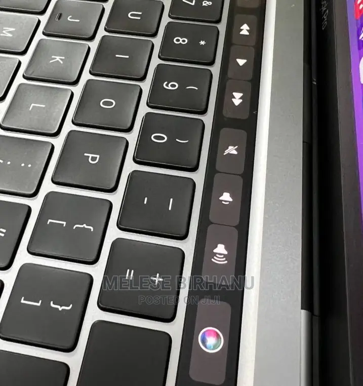 New Laptop Apple MacBook Air 2020 M1 8GB Intel Core I7 SSD 256GB