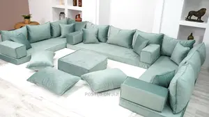 Mejles Arabia With Table