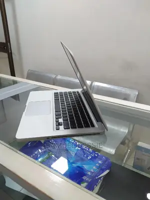 New Laptop Apple MacBook Pro 2011 8GB Intel Core I5 HDD 500GB