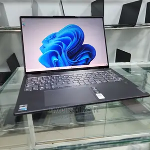 New Laptop Lenovo Yoga 710 8GB Intel Core I5 SSD 256GB