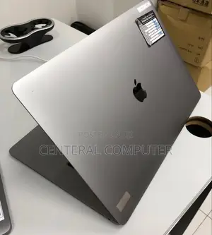 New Laptop Apple MacBook Pro 2017 16GB Intel Core I7 SSD 512GB