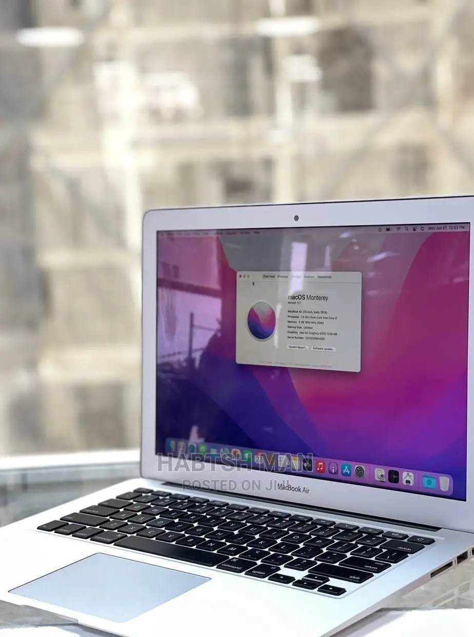 New Laptop Apple MacBook 2017 8GB Intel Core I5 SSD 256GB