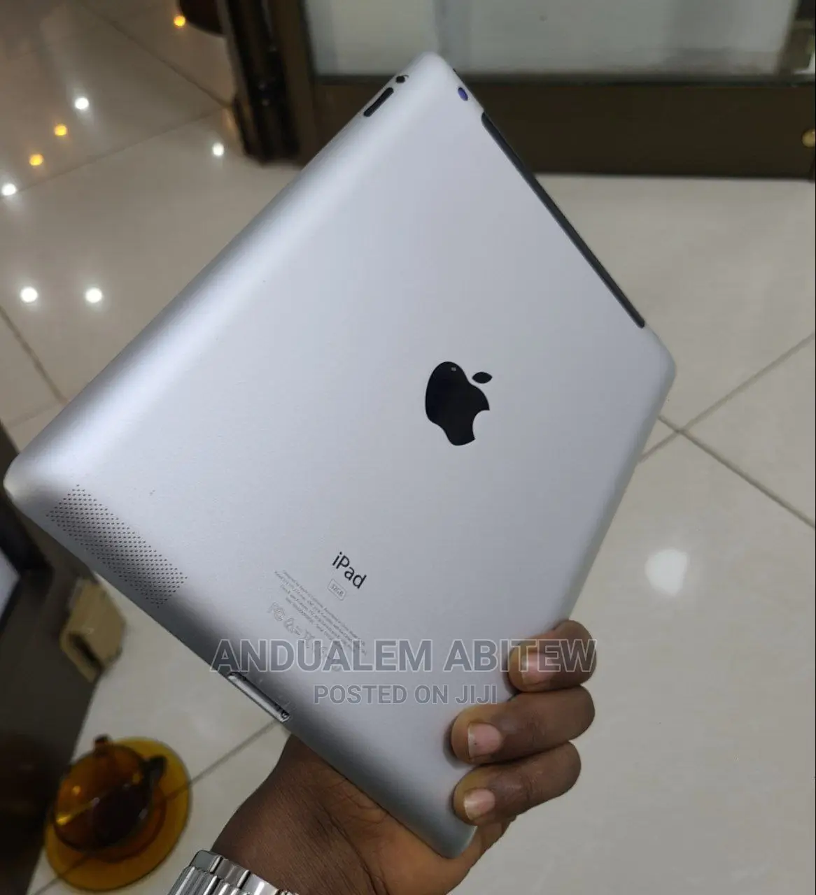 New Apple iPad 3 Wi-Fi 32 GB Silver