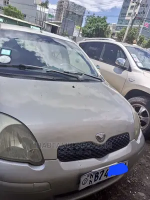 Toyota Vitz 2002